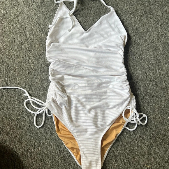 Albertine One Piece White Swimsuit, size T1 / small - Picture 6 of 12